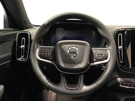 Volvo XC40 10 of 19