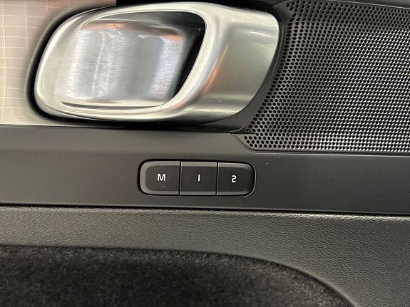 Volvo XC40 18 of 19