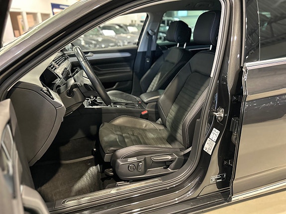 Volkswagen Passat 9 of 17