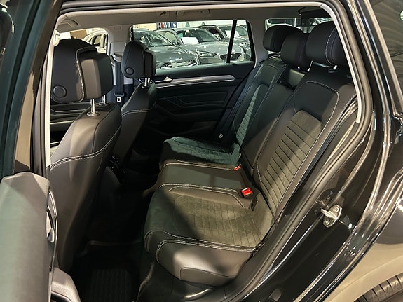 Volkswagen Passat 10 of 17