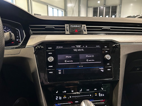 Volkswagen Passat 16 of 17