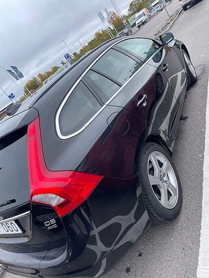 Volvo V60 2 of 2