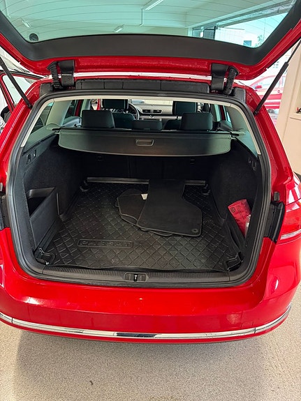 Volkswagen Passat 10 of 11