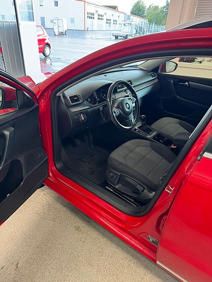 Volkswagen Passat 6 of 11