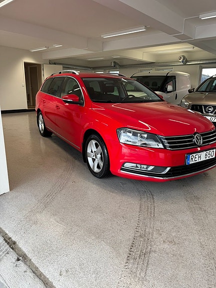 Volkswagen Passat 2 of 11
