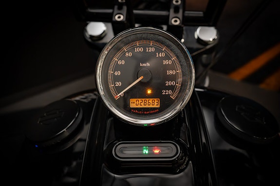 Harley-Davidson Rocker C 13 of 15