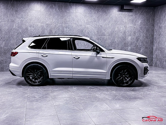 Volkswagen Touareg 2 of 27