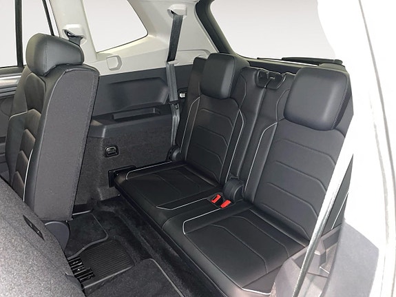 Volkswagen Tiguan Allspace 13 of 22