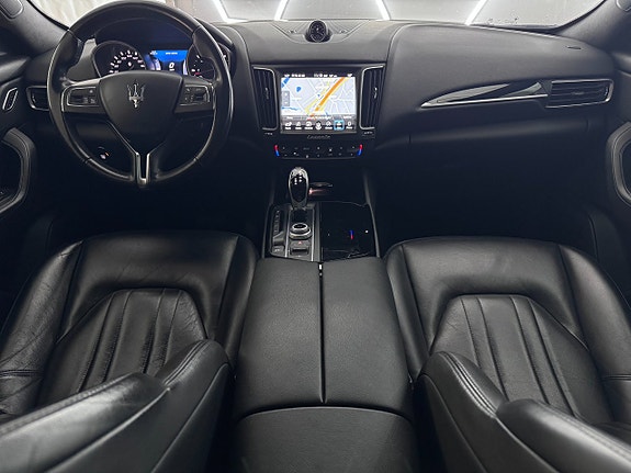 Maserati Levante 17 of 22