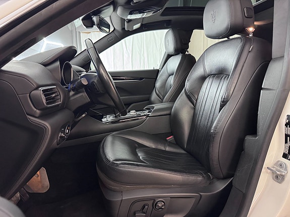 Maserati Levante 7 of 22