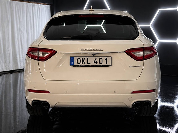 Maserati Levante 4 of 22