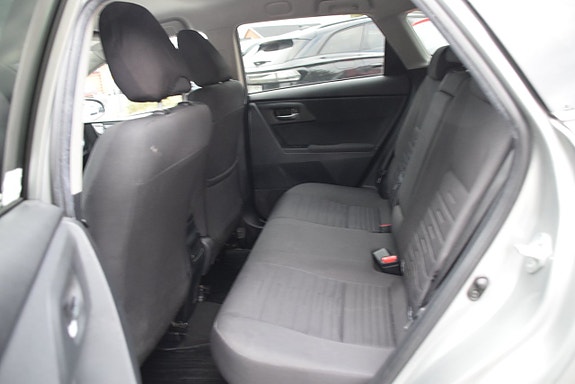 Toyota Auris 10 of 23