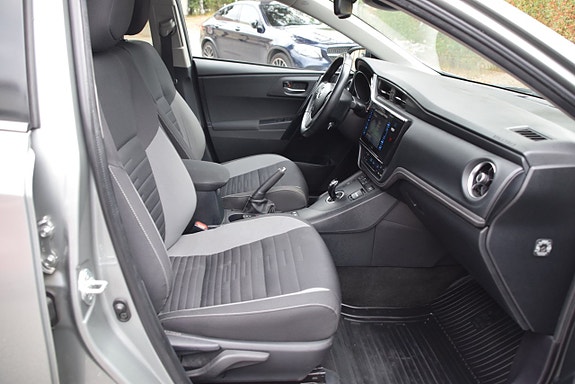 Toyota Auris 9 of 23