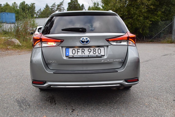Toyota Auris 4 of 23
