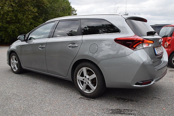 Toyota Auris 6 of 23