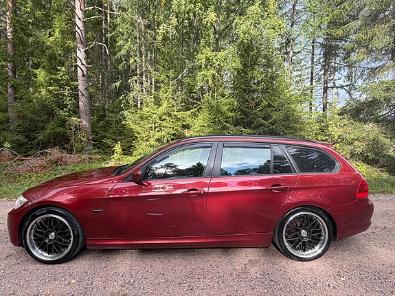 BMW 320i 6 of 12