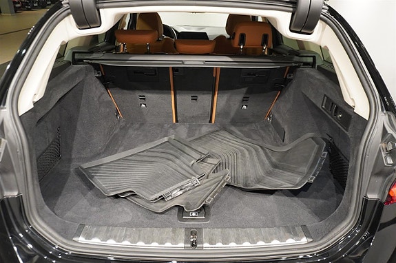 BMW 320d 6 of 12