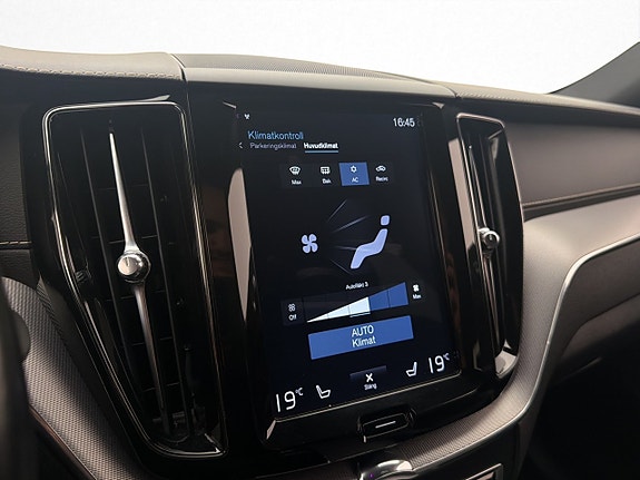 Volvo XC60 24 of 30