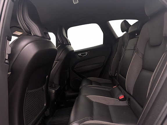 Volvo XC60 30 of 30