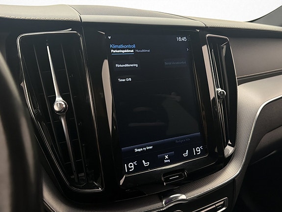 Volvo XC60 23 of 30