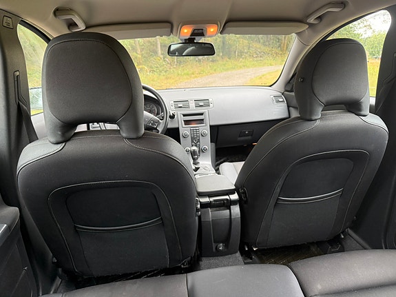 Volvo V50 8 of 9