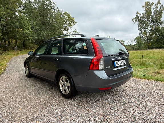Volvo V50 3 of 9