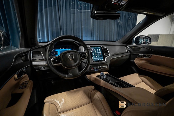 Volvo XC90 13 of 22