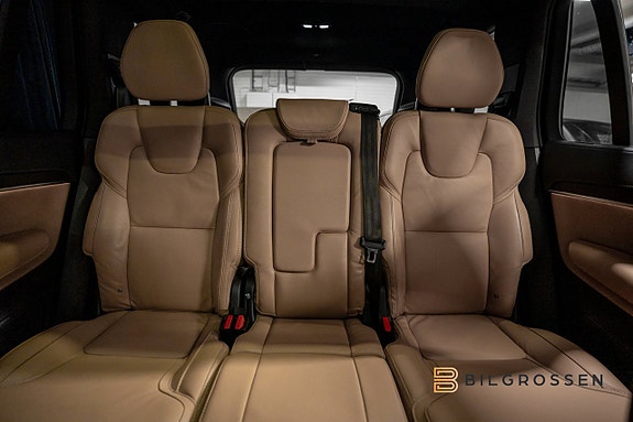 Volvo XC90 18 of 22
