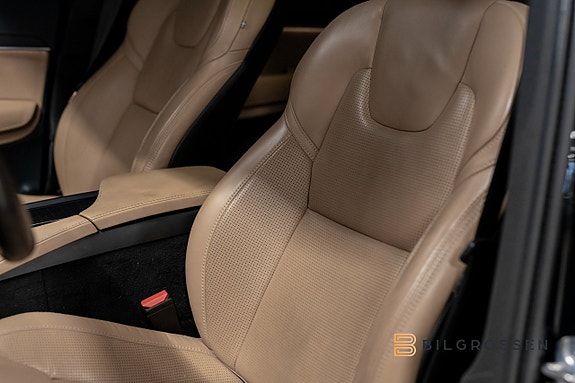 Volvo XC90 22 of 22