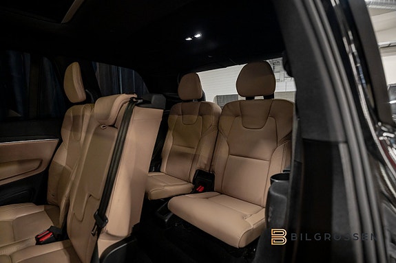 Volvo XC90 17 of 22