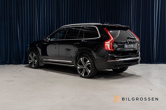 Volvo XC90 3 of 22