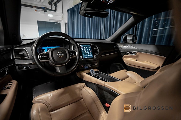 Volvo XC90 15 of 22