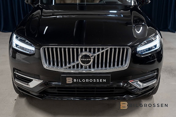 Volvo XC90 10 of 22