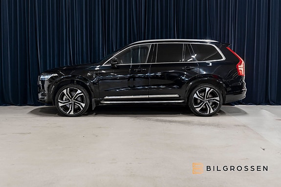 Volvo XC90 2 of 22