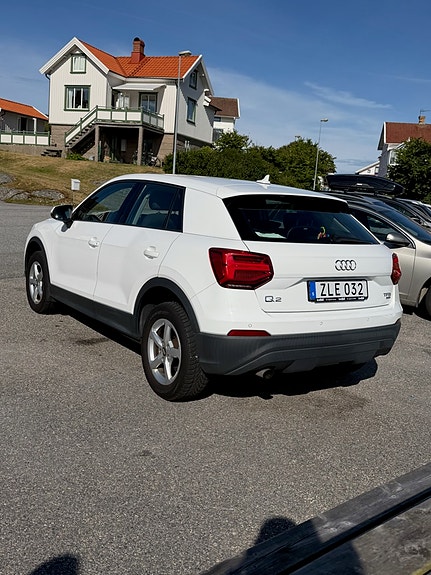 Audi Q2 2 of 6