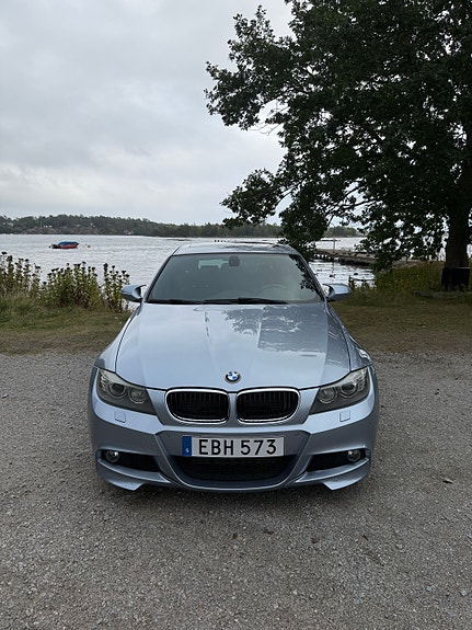 BMW 330d 2 of 15