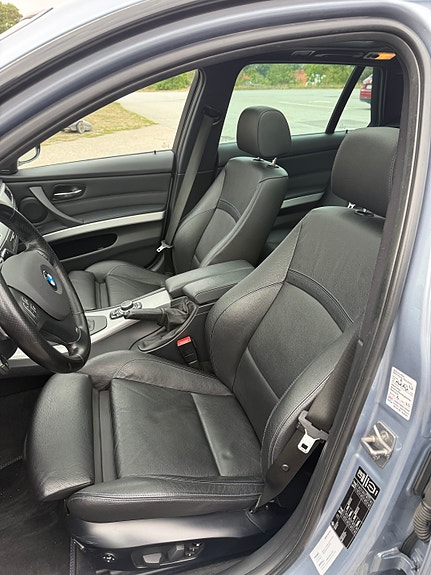 BMW 330d 14 of 15