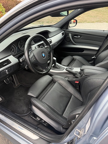 BMW 330d 13 of 15