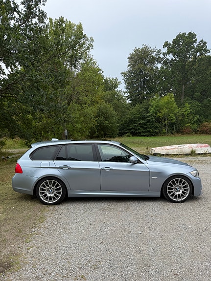 BMW 330d 4 of 15