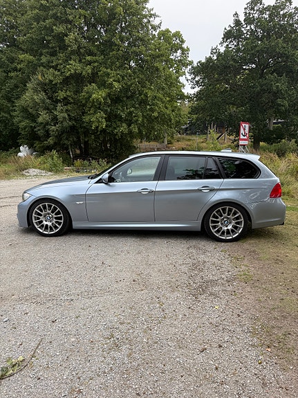 BMW 330d 8 of 15
