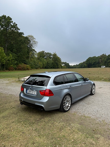 BMW 330d 5 of 15