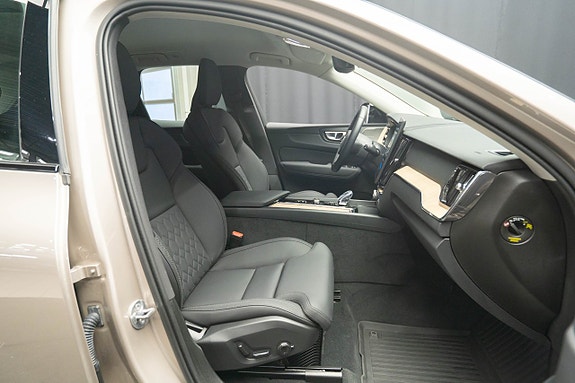 Volvo XC60 17 of 26
