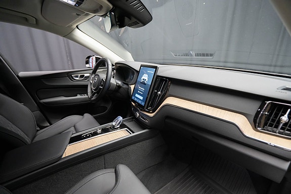 Volvo XC60 16 of 26