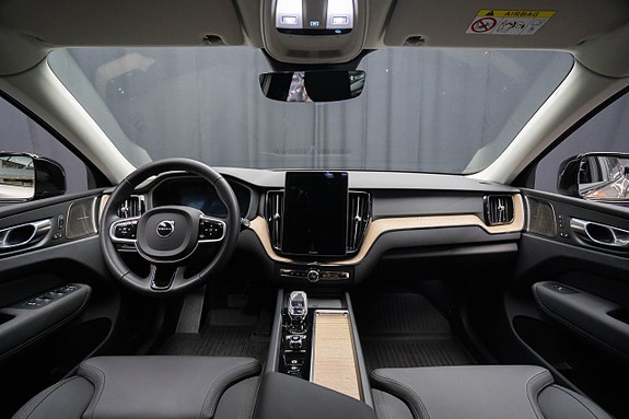 Volvo XC60 14 of 26