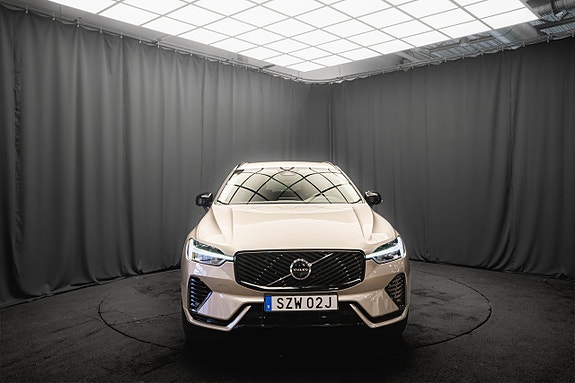 Volvo XC60 3 of 26