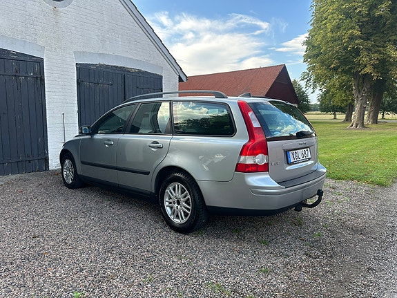 Volvo V50 4 of 19