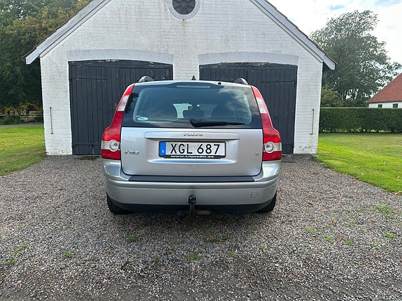 Volvo V50 3 of 19