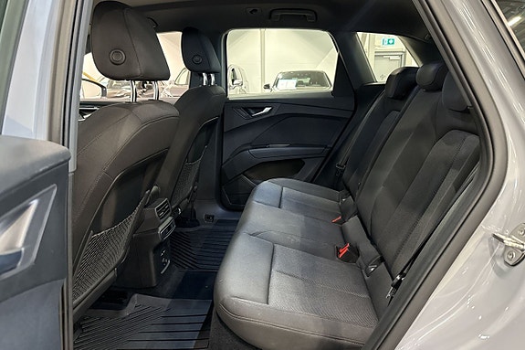 Audi Q4 e-tron 23 of 27