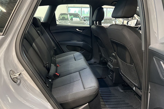 Audi Q4 e-tron 22 of 27