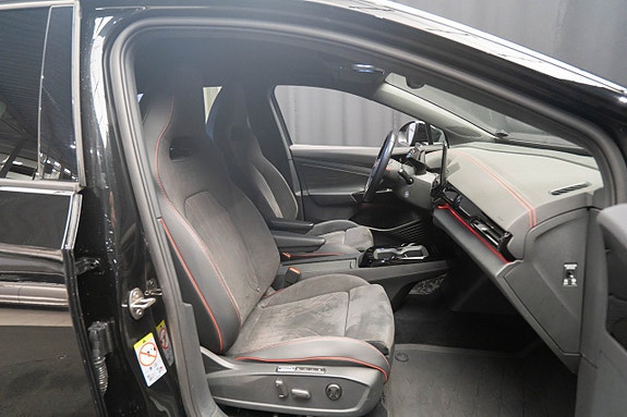 Volkswagen ID.4 GTX 17 of 24